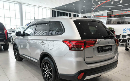 Mitsubishi Outlander III рестайлинг 3, 2016 год, 1 650 000 рублей, 8 фотография