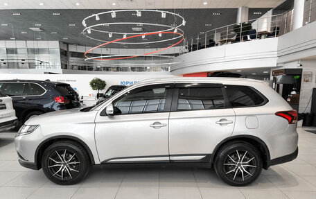 Mitsubishi Outlander III рестайлинг 3, 2016 год, 1 650 000 рублей, 10 фотография