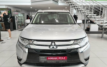 Mitsubishi Outlander III рестайлинг 3, 2016 год, 1 650 000 рублей, 2 фотография