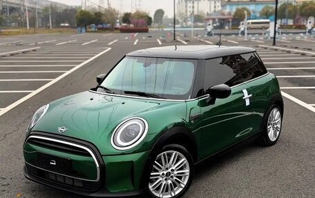 MINI Hatch, 2022 год, 2 302 000 рублей, 1 фотография