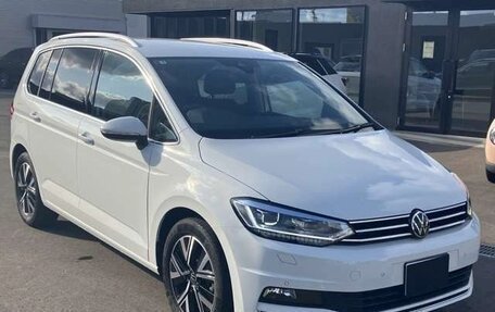 Volkswagen Sharan II, 2020 год, 1 392 000 рублей, 1 фотография