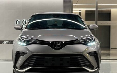 Toyota C-HR I рестайлинг, 2022 год, 1 630 000 рублей, 1 фотография
