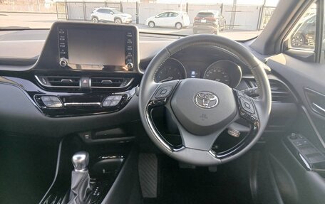 Toyota C-HR I рестайлинг, 2023 год, 1 880 000 рублей, 23 фотография