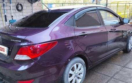 Hyundai Solaris II рестайлинг, 2012 год, 800 000 рублей, 2 фотография