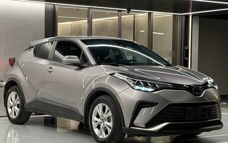 Toyota C-HR I рестайлинг, 2022 год, 1 630 000 рублей, 4 фотография