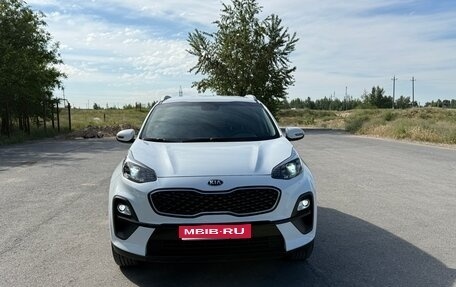 KIA Sportage IV рестайлинг, 2020 год, 2 450 000 рублей, 1 фотография