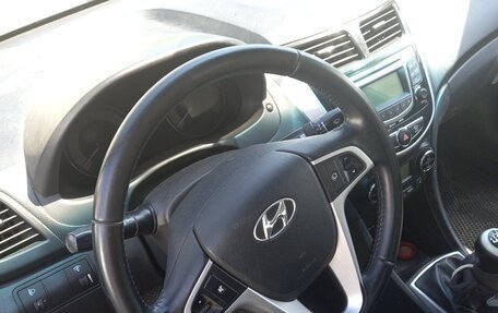 Hyundai Solaris II рестайлинг, 2012 год, 475 000 рублей, 22 фотография