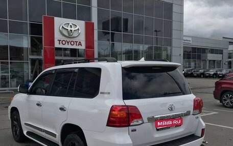 Toyota Land Cruiser 200, 2014 год, 4 999 999 рублей, 8 фотография