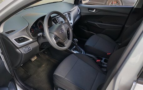 Hyundai Solaris II рестайлинг, 2021 год, 1 690 000 рублей, 7 фотография