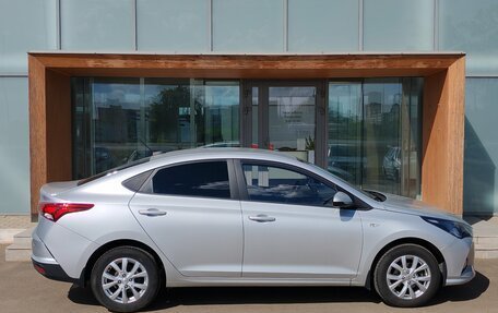 Hyundai Solaris II рестайлинг, 2021 год, 1 690 000 рублей, 5 фотография