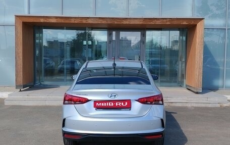Hyundai Solaris II рестайлинг, 2021 год, 1 690 000 рублей, 6 фотография