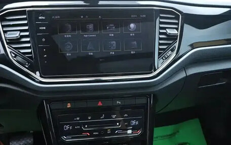 Volkswagen T-Roc I, 2022 год, 1 800 002 рублей, 11 фотография