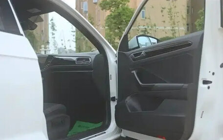 Volkswagen T-Roc I, 2022 год, 1 800 002 рублей, 16 фотография