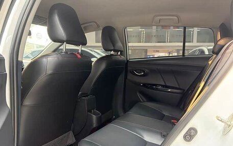 Toyota Yaris XP150 рестайлинг, 2022 год, 1 197 009 рублей, 3 фотография