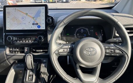 Toyota Sienta, 2023 год, 1 054 000 рублей, 7 фотография