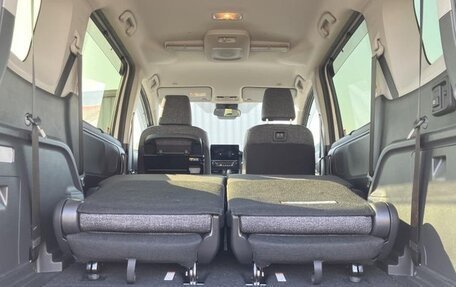 Toyota Sienta, 2023 год, 1 054 000 рублей, 19 фотография
