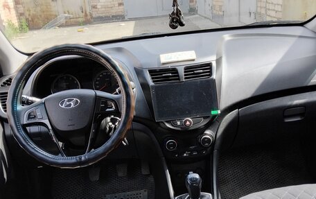 Hyundai Solaris II рестайлинг, 2016 год, 1 050 000 рублей, 14 фотография