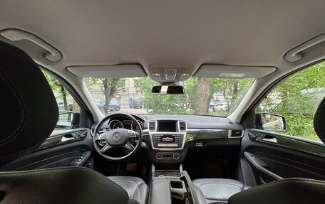Mercedes-Benz M-Класс, 2015 год, 2 500 000 рублей, 10 фотография