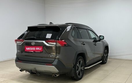Toyota RAV4, 2020 год, 3 200 000 рублей, 5 фотография