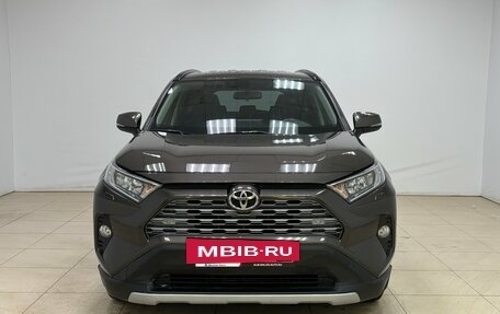 Toyota RAV4, 2020 год, 3 200 000 рублей, 2 фотография