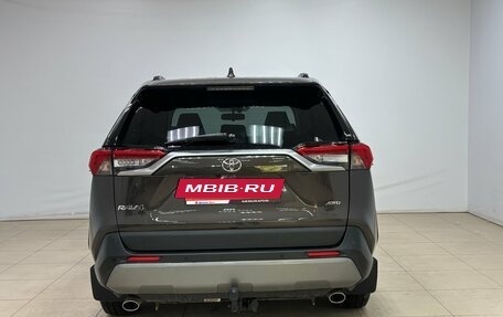 Toyota RAV4, 2020 год, 3 200 000 рублей, 6 фотография