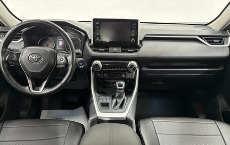 Toyota RAV4, 2020 год, 3 200 000 рублей, 13 фотография