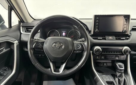 Toyota RAV4, 2020 год, 3 200 000 рублей, 14 фотография
