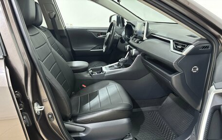 Toyota RAV4, 2020 год, 3 200 000 рублей, 16 фотография