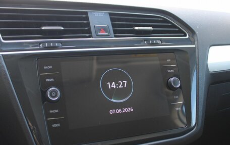 Volkswagen Tiguan II, 2018 год, 2 059 000 рублей, 17 фотография