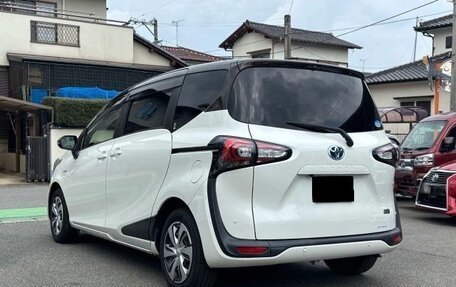 Toyota Sienta II, 2022 год, 1 037 000 рублей, 6 фотография