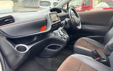 Toyota Sienta II, 2022 год, 1 037 000 рублей, 19 фотография