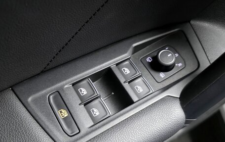Volkswagen Tiguan II, 2021 год, 2 420 000 рублей, 14 фотография
