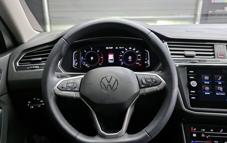 Volkswagen Tiguan II, 2021 год, 2 420 000 рублей, 13 фотография