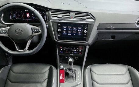 Volkswagen Tiguan II, 2021 год, 2 420 000 рублей, 7 фотография