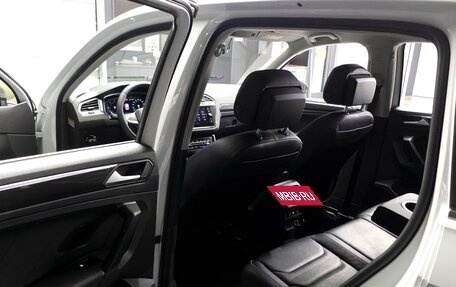 Volkswagen Tiguan II, 2021 год, 2 420 000 рублей, 11 фотография