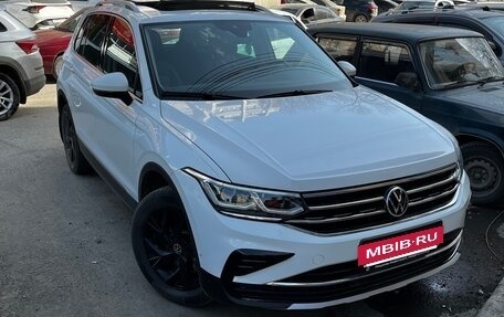 Volkswagen Tiguan II, 2021 год, 3 830 000 рублей, 3 фотография
