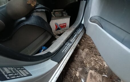 Hyundai Verna II, 2006 год, 100 000 рублей, 14 фотография