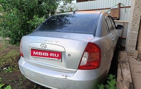 Hyundai Verna II, 2006 год, 100 000 рублей, 3 фотография