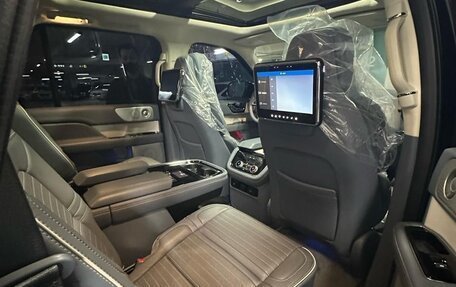 Lincoln Navigator, 2019 год, 7 550 000 рублей, 8 фотография
