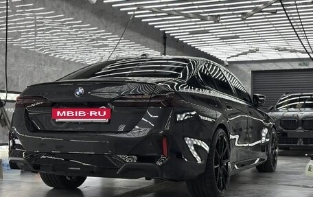 BMW 5 серия, 2023 год, 7 550 000 рублей, 6 фотография