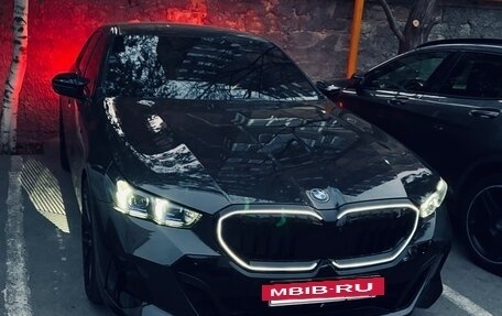 BMW 5 серия, 2023 год, 7 550 000 рублей, 3 фотография