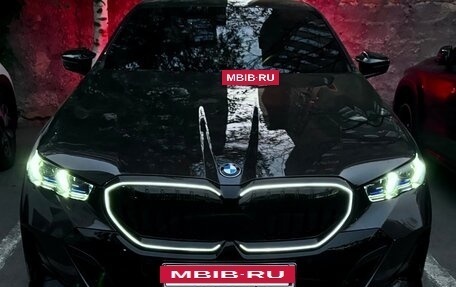 BMW 5 серия, 2023 год, 7 550 000 рублей, 2 фотография