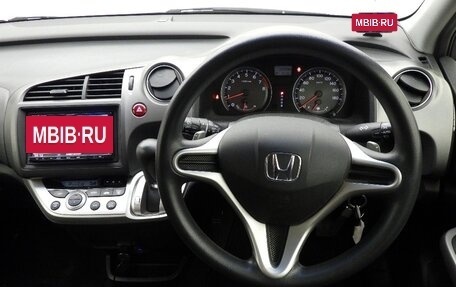 Honda Stream II, 2014 год, 787 009 рублей, 6 фотография
