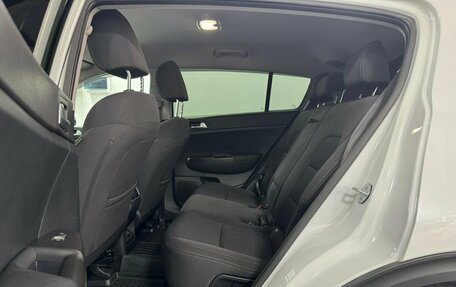 KIA Sportage IV рестайлинг, 2018 год, 2 099 000 рублей, 20 фотография