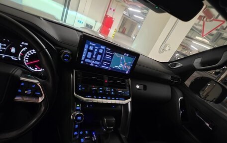 Toyota Land Cruiser, 2024 год, 12 000 000 рублей, 4 фотография