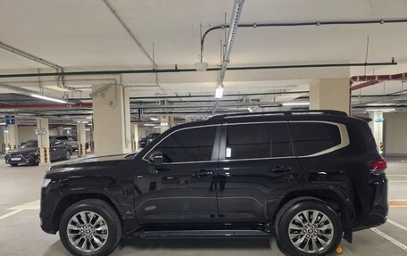 Toyota Land Cruiser, 2024 год, 12 000 000 рублей, 10 фотография