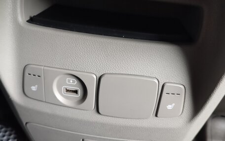 KIA Carnival III, 2018 год, 2 700 000 рублей, 14 фотография