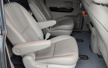 KIA Carnival III, 2018 год, 2 700 000 рублей, 15 фотография