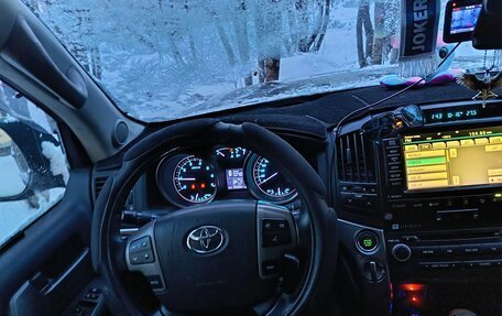 Toyota Land Cruiser 200, 2010 год, 3 200 000 рублей, 6 фотография