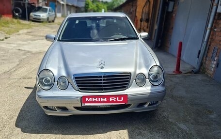 Mercedes-Benz E-Класс, 2001 год, 1 200 000 рублей, 2 фотография